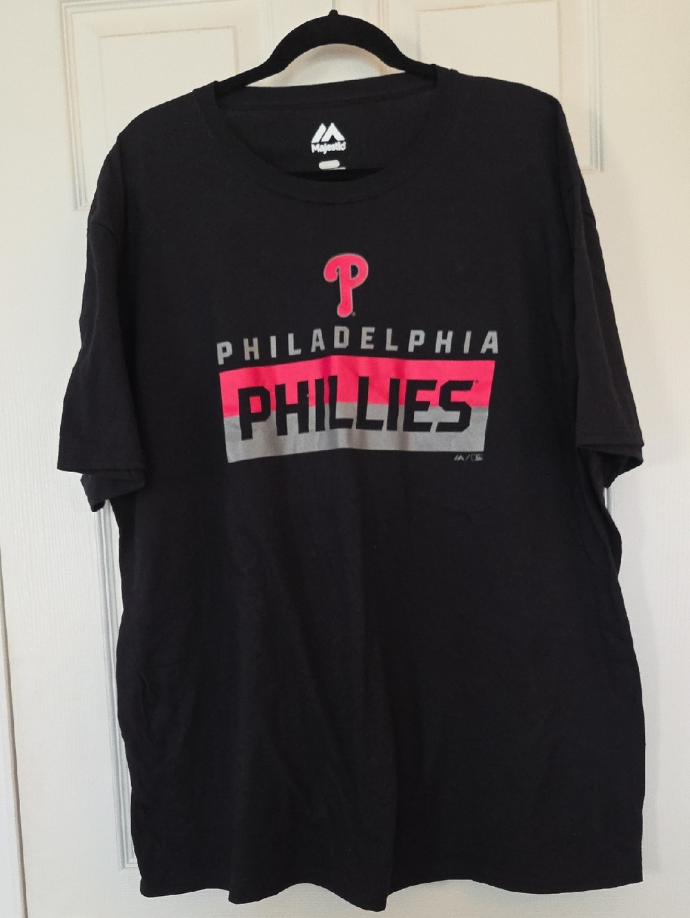 Majestic Philadelphia Phillies Black T-Shirt with Red and Gray Logo
